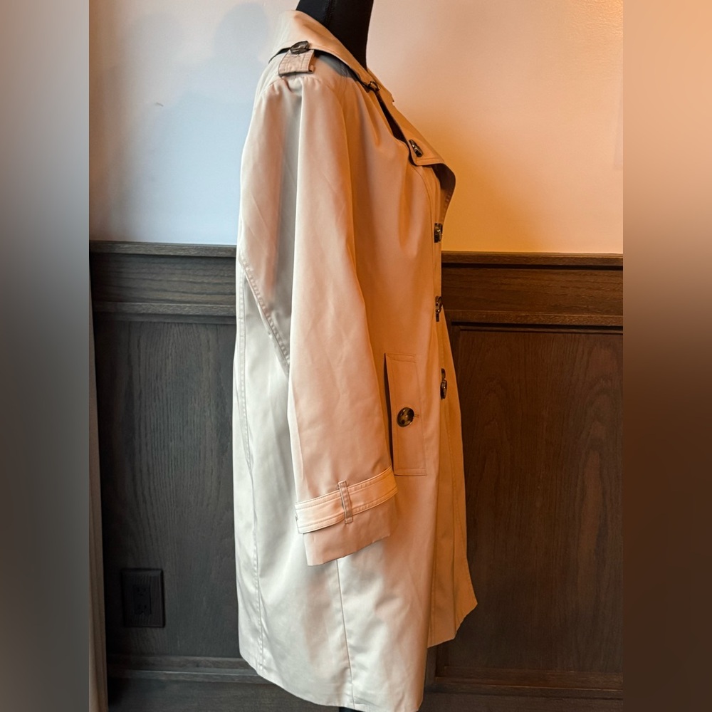 London Fog Tan Double-Breasted Trench Coat - Picture 4 of 6
